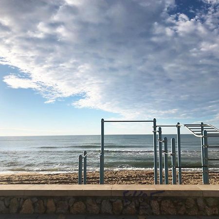 Lovely Seaside Apartment In Front Of Calafell Beach And Cunit Beach Segur de Calafell Bagian luar foto