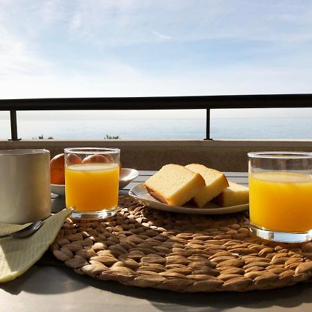 Lovely Seaside Apartment In Front Of Calafell Beach And Cunit Beach Segur de Calafell Bagian luar foto
