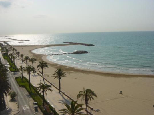 Lovely Seaside Apartment In Front Of Calafell Beach And Cunit Beach Segur de Calafell Bagian luar foto