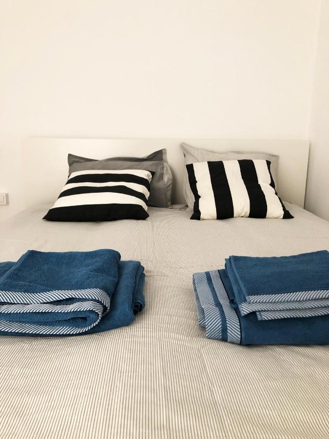 Lovely Seaside Apartment In Front Of Calafell Beach And Cunit Beach Segur de Calafell Bagian luar foto