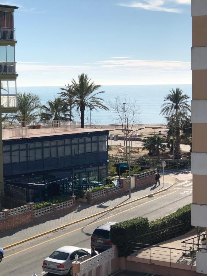 Lovely Seaside Apartment In Front Of Calafell Beach And Cunit Beach Segur de Calafell Bagian luar foto