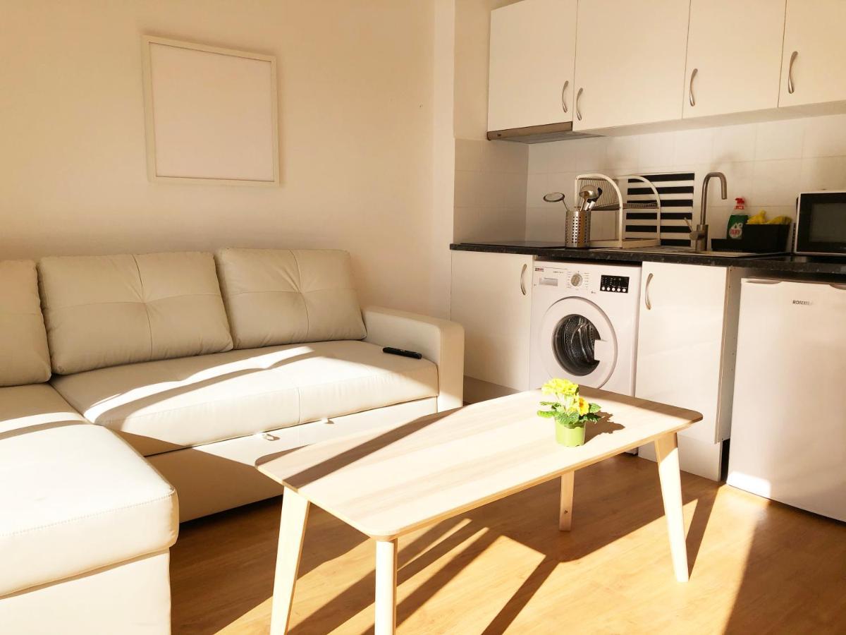 Lovely Seaside Apartment In Front Of Calafell Beach And Cunit Beach Segur de Calafell Bagian luar foto